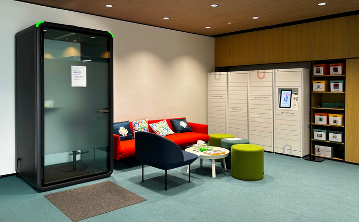 FocusPod Solo installed on an open-plan office floor